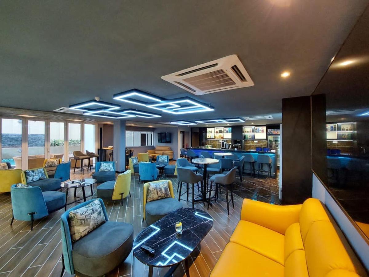 Christee Suites Hotel Malacca Exterior photo
